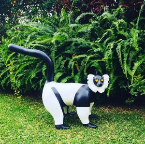 Lemur, Varecia variegata, made out of post-use plastic bags in its interior and acrylic on air-hardening clay.
